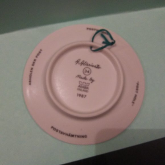 Vintage 1987 Arabia Finland small decorative wall plate Post Hole - Picture 4 of 8